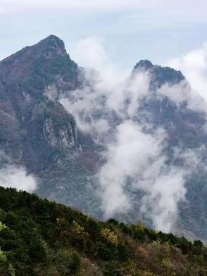 翻过那座山的歌名是